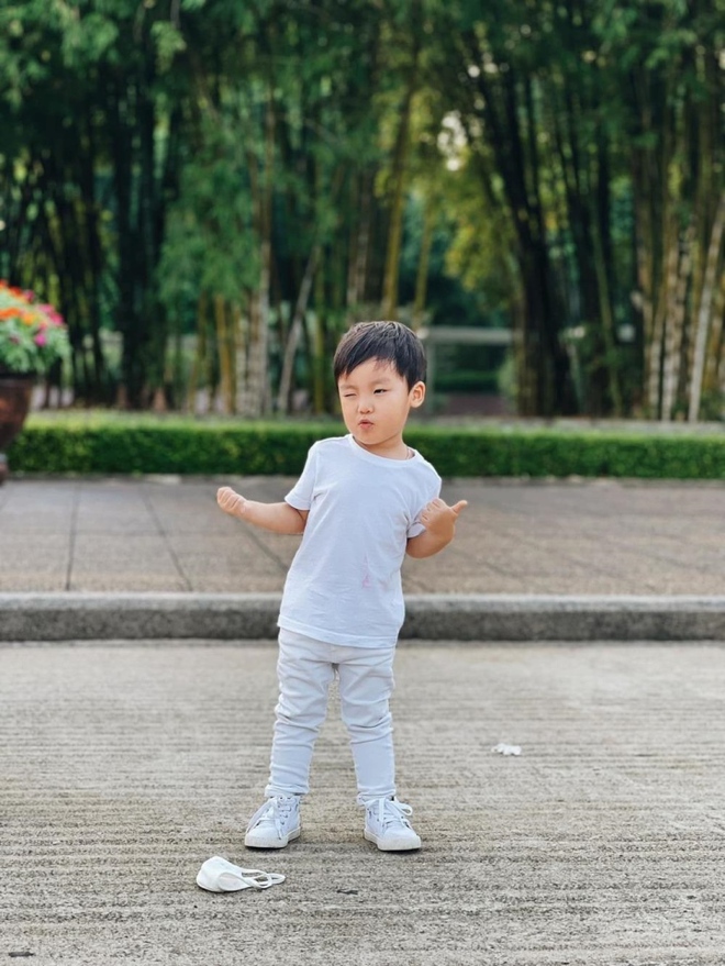 Hòa Minzy viết tâm thư xin lỗi vì không có nhiều thời gian ở bên con - Ảnh 4.