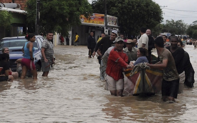 Tình trạng mưa lũ nghiêm trọng nhất ở Colombia trong 40 năm - Ảnh 1.