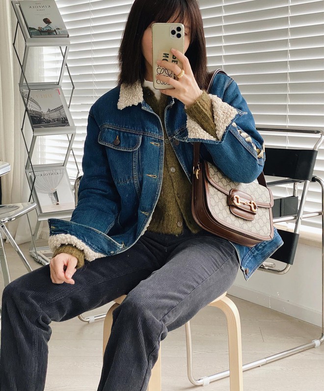 10 c&aacute;ch mặc &aacute;o kho&aacute;c denim cho chị em ngo&agrave;i 30 tuổi - Ảnh 4.
