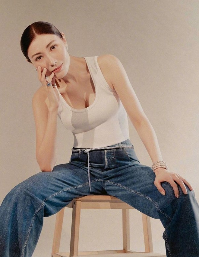 Hoa hậu Lý Gia Hân ở tuổi 52 - Ảnh 1.