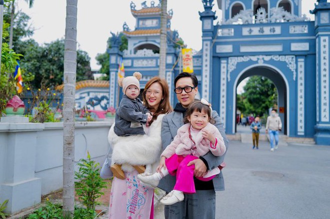 Chuyện t&igrave;nh Tr&acirc;m Anh - JustaTee: Ở nh&agrave; l&agrave; vợ, tr&ecirc;n kh&aacute;n đ&agrave;i l&agrave; fan! - Ảnh 4.