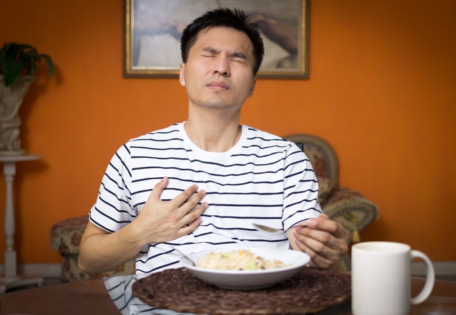 4 bất thường khi đang ăn uống cảnh báo nhiều bệnh ung thư nhưng ít ai biết - Ảnh 2.