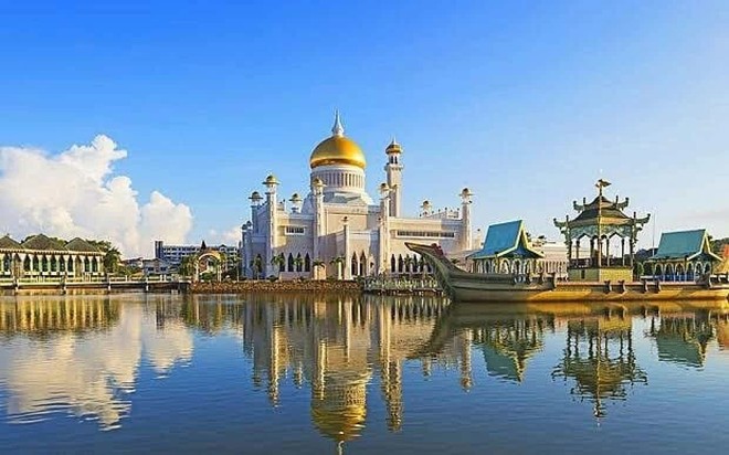 Huyền thoại Brunei 76 tuổi giàu cỡ nào mà sở hữu 600 chiếc Rolls-Royce, có cả Boeing dát vàng, ở cung điện đẳng cấp nhất thế giới? - Ảnh 3.