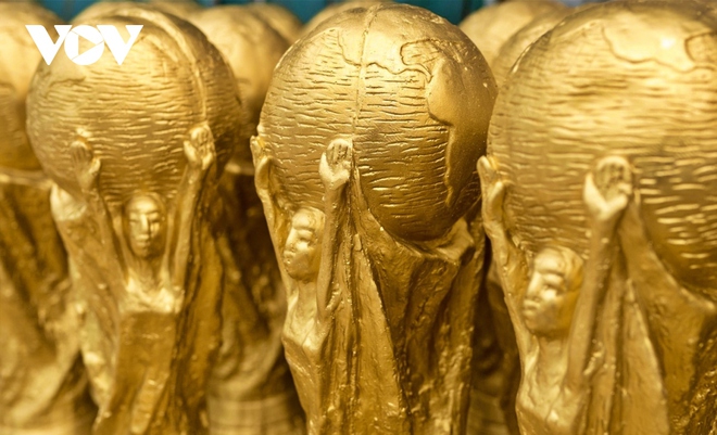 Tận mắt xem sản xuất &ldquo;C&uacute;p v&agrave;ng&rdquo; World Cup 2022 ở l&agrave;ng gốm B&aacute;t Tr&agrave;ng - Ảnh 10.