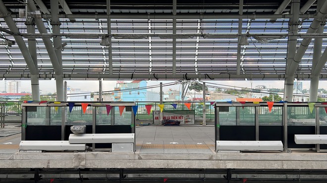Cận cảnh nh&agrave; ga Khu C&ocirc;ng nghệ cao ho&agrave;n th&agrave;nh 99% của tuyến Metro TP.HCM - Ảnh 9.