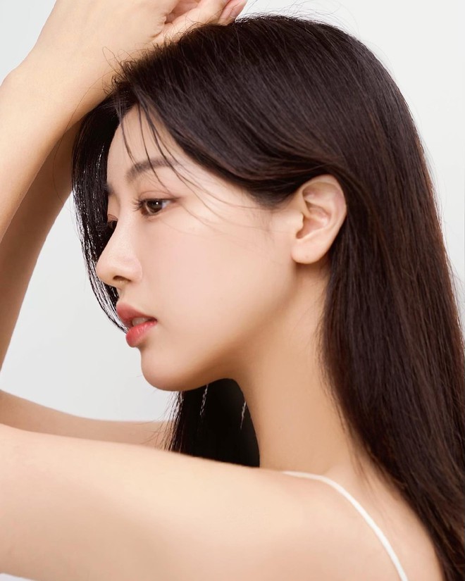 7 hiểu lầm thường gặp khi chăm s&oacute;c t&oacute;c khiến t&oacute;c kh&ocirc; xơ, g&atilde;y rụng tả tơi - Ảnh 3.