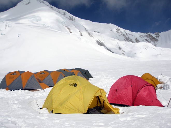  Cắm trại ngay giữa hố tuyết tại Nepal, trải nghiệm có 1-0-2 trong hành trình chinh phục đỉnh Everest - Ảnh 3.