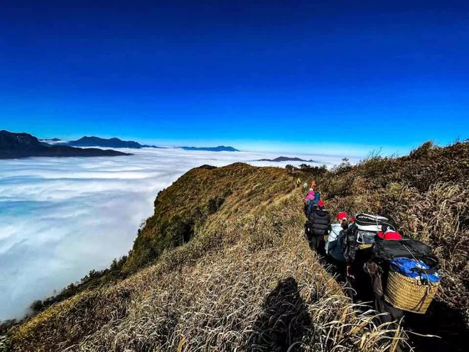 Đi trekking Lảo Thẩn - toạ độ săn mây đẹp nhất Tây Bắc chỉ với 1 triệu đồng - Ảnh 3.