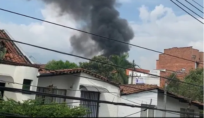 Colombia: Máy bay lao xuống khu dân cư, không ai trên khoang sống sót - Ảnh 1.