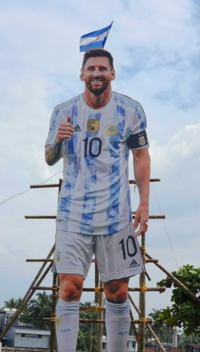 Tận hưởng World Cup kiểu Ấn Độ: Cả thành phố mê mẩn Messi, Neymar - Ảnh 4.