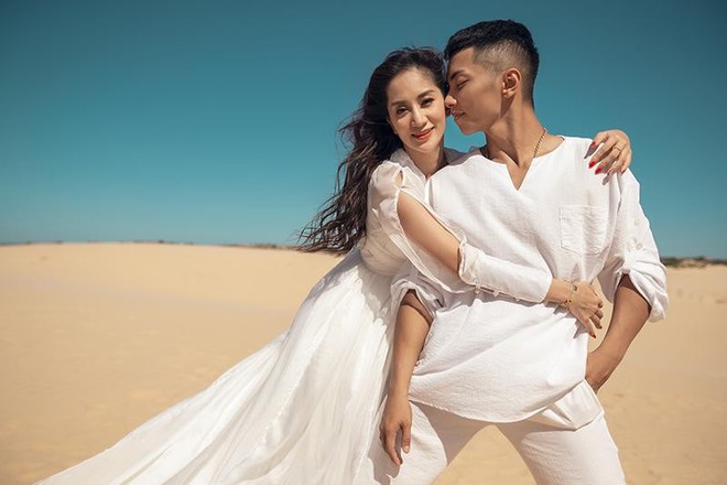 Mối t&igrave;nh chị em vượt r&agrave;o cản tuổi t&aacute;c của sao Việt - Ảnh 2.