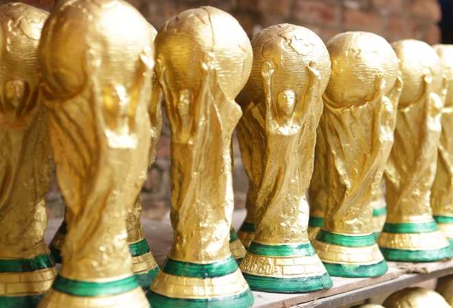 Ảnh: Ngắm những chiếc cúp vàng World Cup made in Việt Nam của nghệ nhân Bát Tràng - Ảnh 4.