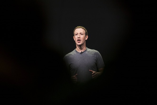 Chạy theo vũ trụ ảo, Mark Zuckerberg bỏ lơ Facebook đang biến chất: Tràn ngập spam, người dùng than phiền NewsFeed quá nhiều rác - Ảnh 2.