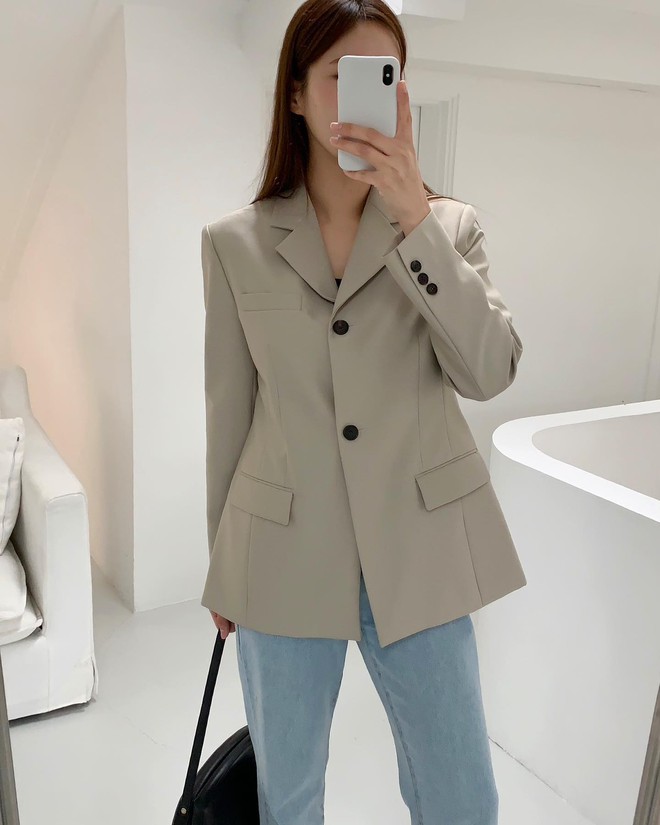 5 kiểu áo blazer cứ mặc là trẻ ra vài tuổi - Ảnh 9.