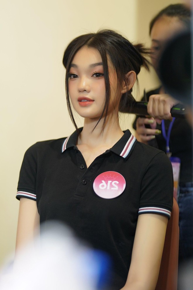 Nhan sắc thí sinh Hoa hậu Việt Nam sau khi được trang điểm - Ảnh 9.
