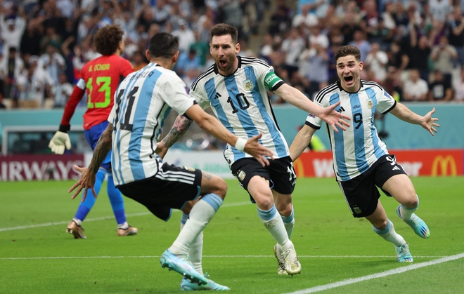 Siêu nhân Messi giải cứu Argentina trước Mexico - Ảnh 2.