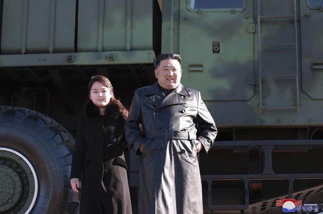 Con gái ông Kim Jong-un xuất hiện lần thứ hai khiến truyền thông xôn xao về ẩn ý của Triền Tiên - Ảnh 9.