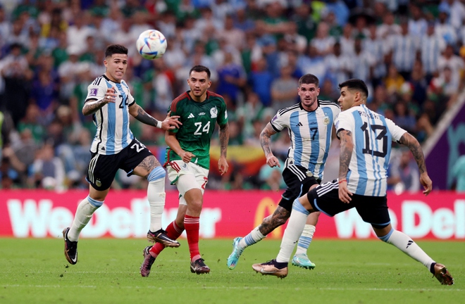 Siêu nhân Messi giải cứu Argentina trước Mexico - Ảnh 6.