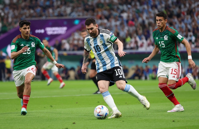 Siêu nhân Messi giải cứu Argentina trước Mexico - Ảnh 5.