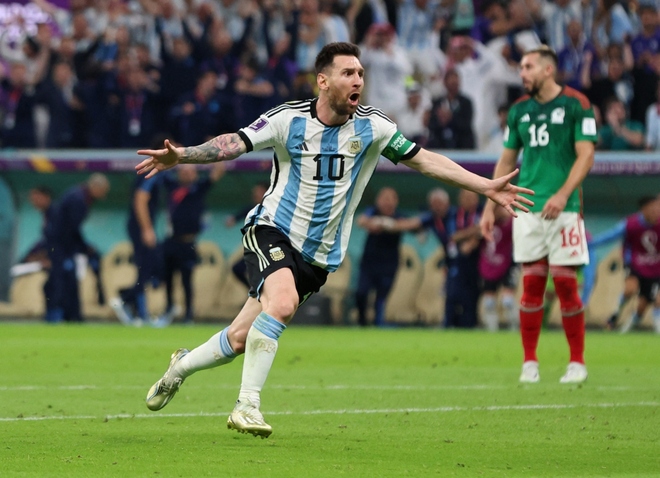 Siêu nhân Messi giải cứu Argentina trước Mexico - Ảnh 3.