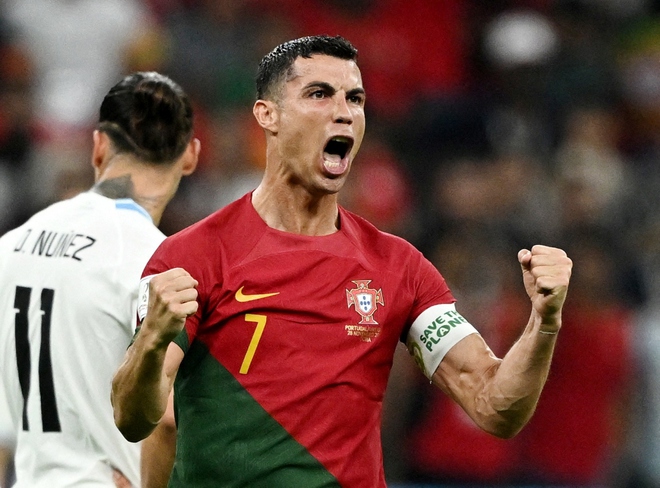 Bruno Fernandes nói gì khi Ronaldo ăn mừng nhầm bàn thắng? - Ảnh 1.