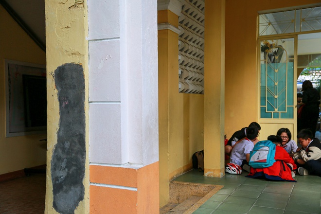Ngôi trường 132 tuổi ở Đà Nẵng xuống cấp nghiêm trọng, cô trò vừa học vừa lo - Ảnh 8.