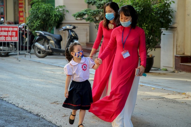 ĐBQH: Đau x&oacute;t gi&aacute;o vi&ecirc;n bỏ nghề v&igrave; lương thấp, &aacute;p lực lớn v&agrave; qu&aacute; nhiều cải c&aacute;ch - Ảnh 3.