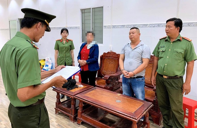 Bắt nghi phạm cưỡng &eacute;p gần 60 người Việt ở lại nước ngo&agrave;i tr&aacute;i ph&eacute;p - Ảnh 1.