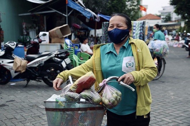 Gần 1.200 công nhân ở TP.HCM bị sa thải trước Tết: Nhiều người bật khóc trong ngày làm việc cuối cùng - Ảnh 1.