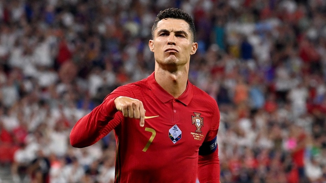 Hết thời ở Man Utd, Ronaldo có thành gánh nặng cho Bồ Đào Nha? - Ảnh 4.