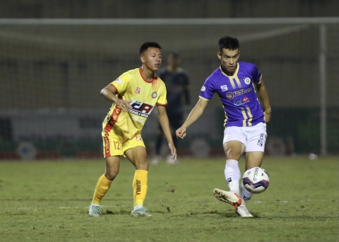 Mất điểm trước CLB Thanh Hoá, HLV Hà Nội FC than phiền về trọng tài - Ảnh 1.