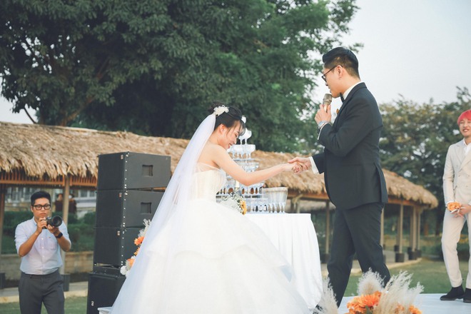 Dàn khách mời “siêu khủng” tới dự đám cưới hạnh phúc của BLV Hoàng Sơn - Ảnh 1.