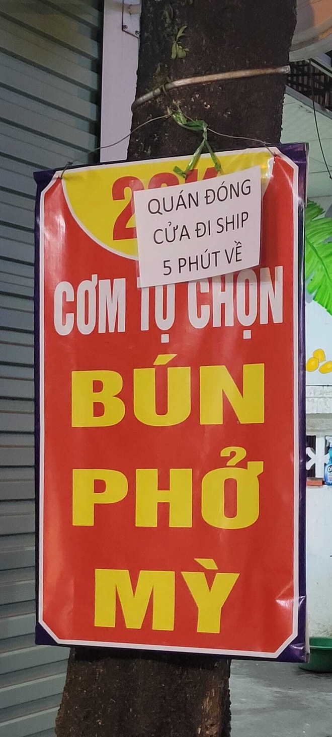 Những biển th&ocirc;ng b&aacute;o kh&oacute; đỡ của c&aacute;c qu&aacute;n ăn th&iacute;ch thả miếng h&agrave;i - Ảnh 1.