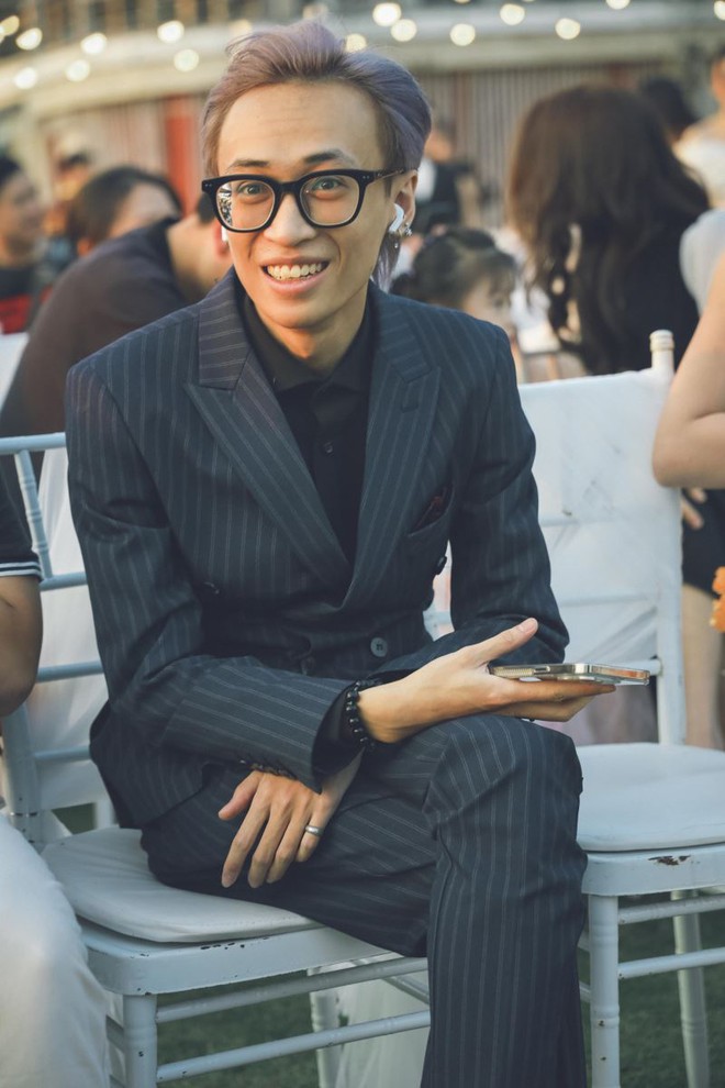 Đ&aacute;m cưới BLV Ho&agrave;ng Sơn (Li&ecirc;n Qu&acirc;n Mobile): Khung cảnh l&atilde;ng mạn dưới &aacute;nh ho&agrave;ng h&ocirc;n, đẹp tựa cổ t&iacute;ch - Ảnh 7.