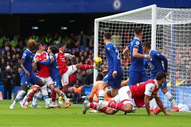 Đánh bại Chelsea, Arsenal chiếm ngôi đầu Ngoại hạng Anh - Ảnh 3.