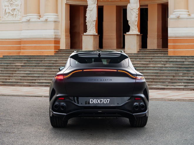 Aston Martin DBX707 giá hơn 21,8 tỉ đồng của ông Đặng Lê Nguyên Vũ về Việt Nam - Ảnh 7.