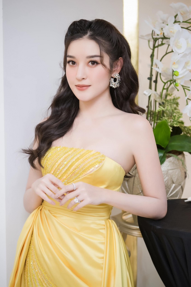 Vẻ đẹp ngọt ng&agrave;o của &Aacute; hậu Huyền My trong sắc v&agrave;ng quyến rũ - Ảnh 3.