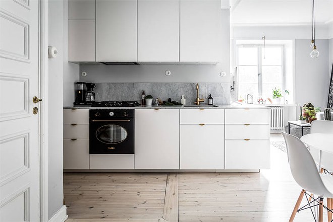 Căn hộ 45m2 được trang tr&iacute; với gam m&agrave;u trung t&iacute;nh ấn tượng - Ảnh 5.