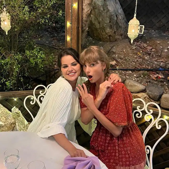 Selena Gomez and Francia Raisa: 15 years of friendship like a fairy tale, donating a kidney to help someone in a sick situation, unexpectedly full of drama behind - Photo 15.