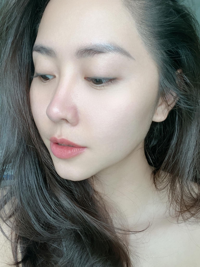 Nhan sắc hiện tại của nữ diễn vi&ecirc;n Việt từng trầm cảm v&igrave; 2 lần sửa mũi bị hỏng - Ảnh 4.