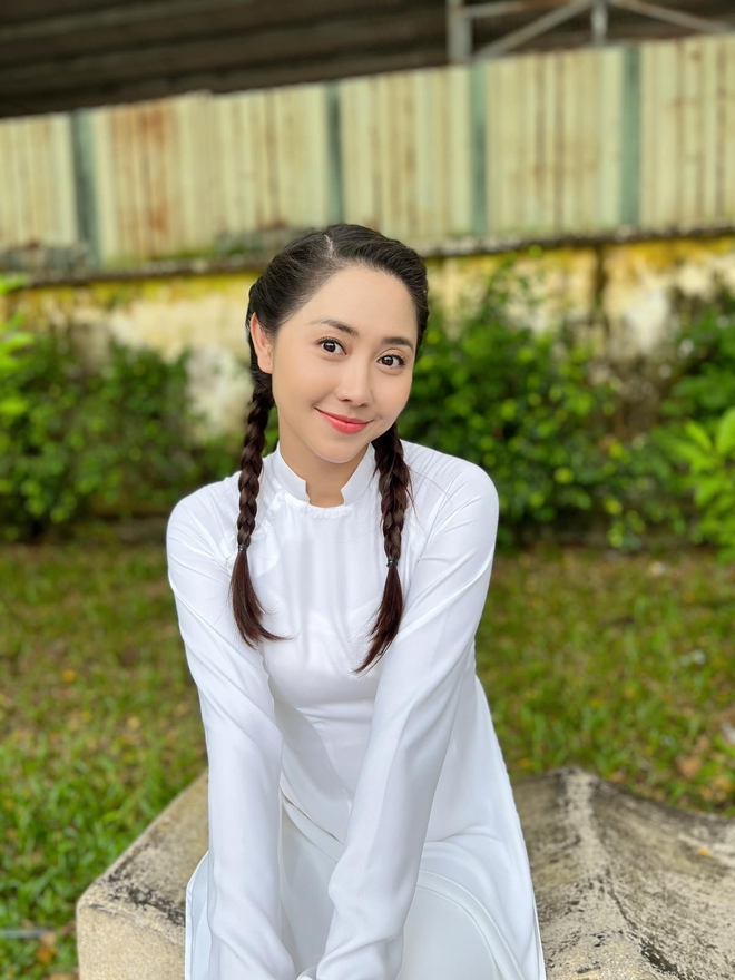 Nhan sắc hiện tại của nữ diễn vi&ecirc;n Việt từng trầm cảm v&igrave; 2 lần sửa mũi bị hỏng - Ảnh 5.