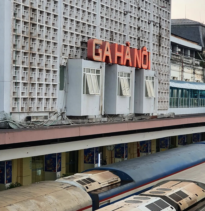 Train stations in Vietnam are as beautiful as in the movies, some even become famous tourist destinations - Photo 6.