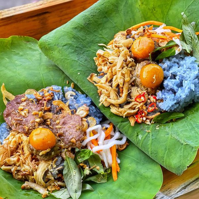 In addition to Tan Binh sticky rice with "sizzling sauce", Ho Chi Minh City also has 3 rows of equally delicious lotus leaf sticky rice for those who are afraid to queue - Photo 2.