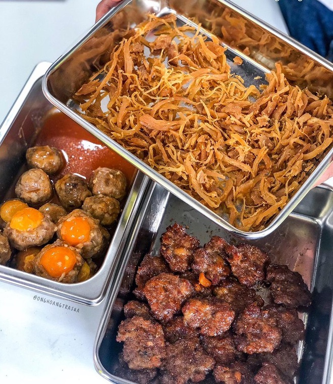 In addition to Tan Binh sticky rice with "sizzling sauce", Ho Chi Minh City also has 3 equally delicious lotus leaf sticky rice for those who are afraid to queue - Photo 1.