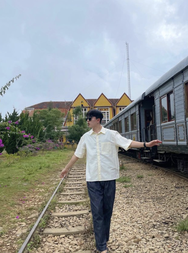 Train stations in Vietnam are as beautiful as in the movies, some even become famous tourist destinations - Photo 10.