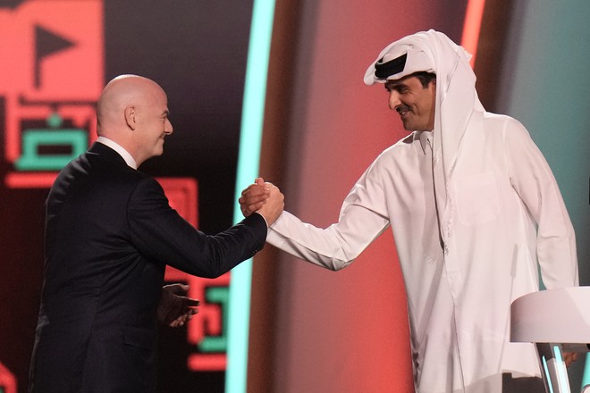 Vị vua đem World Cup 2022 về cho Qatar: Quân chủ tại vị trẻ nhất thế giới, bị chọn làm vua sau khi anh trai bỏ ngôi thái tử - Ảnh 4.