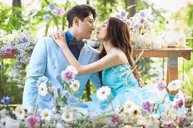Công bố ảnh cưới độc lạ của Jiyeon (T-ara) và chồng cầu thủ: Cặp đôi cực lầy, cô dâu nữ thần như chụp bìa album - Ảnh 4.