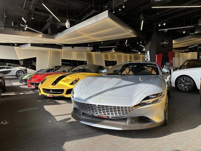 Thăm showroom bán nhiều hypercar cho người Việt tại Dubai: Choáng với loạt xe hiếm và đắt - Ảnh 10.