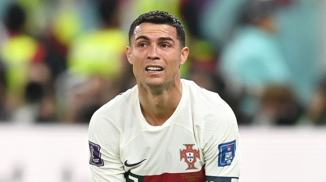 Bồ Đào Nha bị loại, Ronaldo bật khóc bỏ vào đường hầm - Ảnh 2.