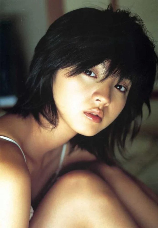 Mỹ nhân gây thương nhớ trong First Love - Ảnh 6. Mỹ nhân gây thương nhớ trong First Love - Ảnh 6.